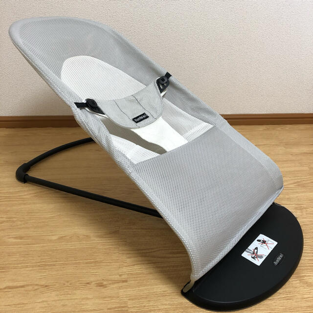 BABYBJORN(ベビービョルン)のバウンサー　ベビービョルン　メッシュ　シルバーホワイト キッズ/ベビー/マタニティの寝具/家具(その他)の商品写真