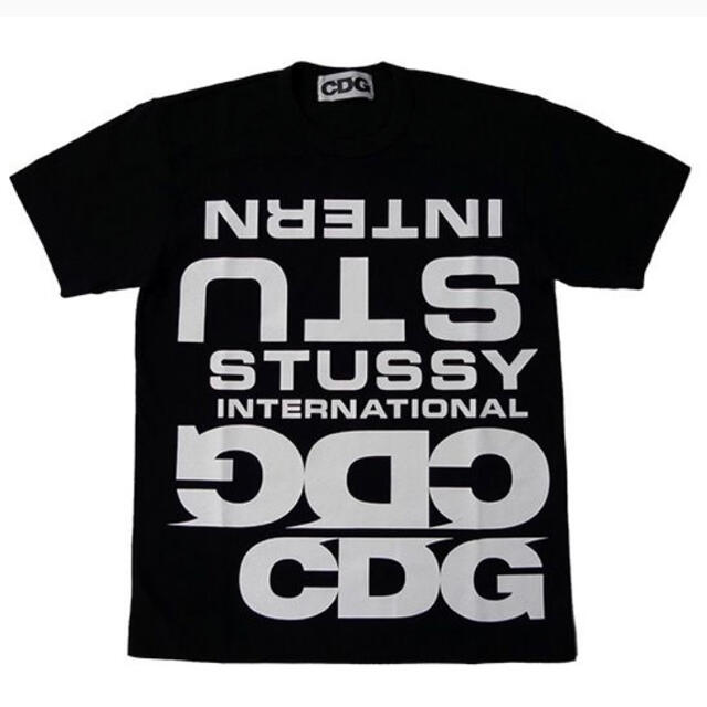 COMME des GARCONS(コムデギャルソン)のCDG marunouchiOPEN記念 CDG × STUSSYコラボTシャツ メンズのトップス(Tシャツ/カットソー(半袖/袖なし))の商品写真