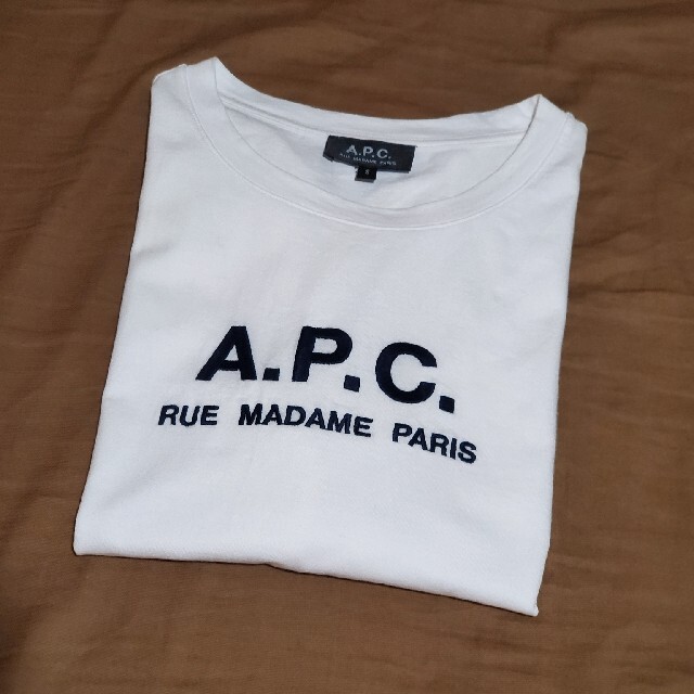 A.P.C(アーペーセー)のA.P.C.　刺繍ロゴTシャツ レディースのトップス(Tシャツ(半袖/袖なし))の商品写真