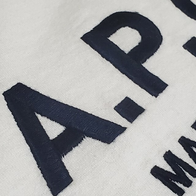 A.P.C(アーペーセー)のA.P.C.　刺繍ロゴTシャツ レディースのトップス(Tシャツ(半袖/袖なし))の商品写真