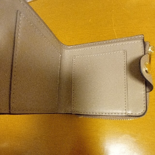 Legato Largo(レガートラルゴ)の2つ折り　かるい財布　レガートラルゴ レディースのファッション小物(財布)の商品写真