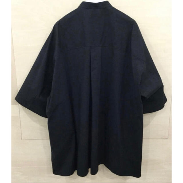 COMOLI(コモリ)の21ss完売グラフペーパー黒ストレッチタイプライタースタンドカラーヨークシャツ メンズのトップス(シャツ)の商品写真