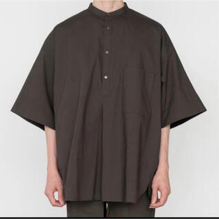 コモリ(COMOLI)の21ss完売グラフペーパー黒ストレッチタイプライタースタンドカラーヨークシャツ(シャツ)