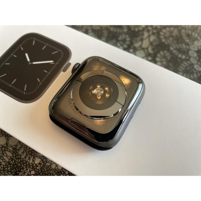 Apple Watch(アップルウォッチ)のApple Watch Series 5 44mm セルラーモデル スマホ/家電/カメラのスマートフォン/携帯電話(スマートフォン本体)の商品写真
