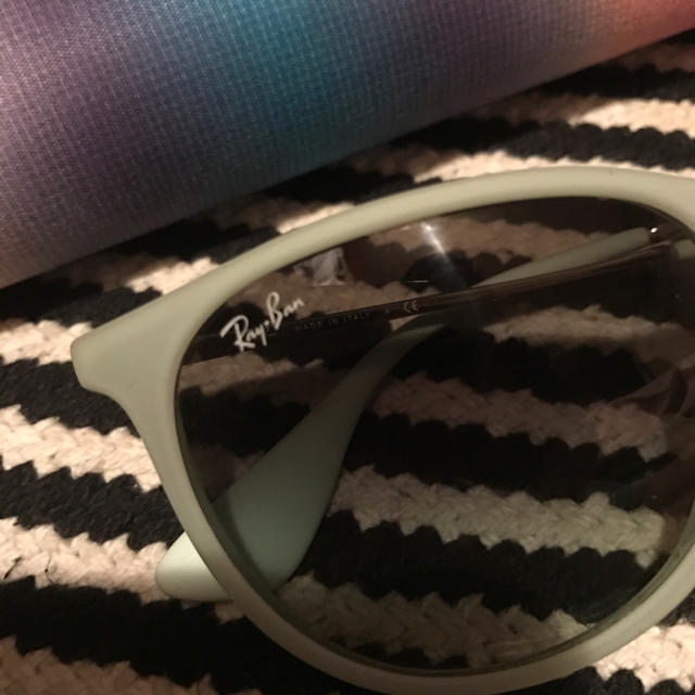 Ray-Ban(レイバン)のりょうさま専用☆レイバン ホワイトフレームサングラス❤︎ レディースのファッション小物(サングラス/メガネ)の商品写真