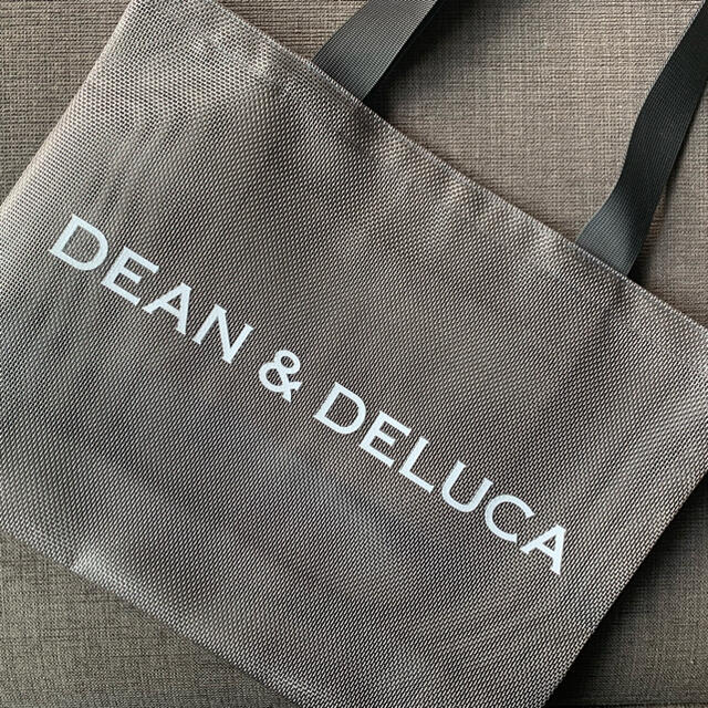 DEAN & DELUCA(ディーンアンドデルーカ)のディーンアンドデルーカ　メッシュバッグ　トートバッグ　2020 シルバー　Ｌ レディースのバッグ(トートバッグ)の商品写真
