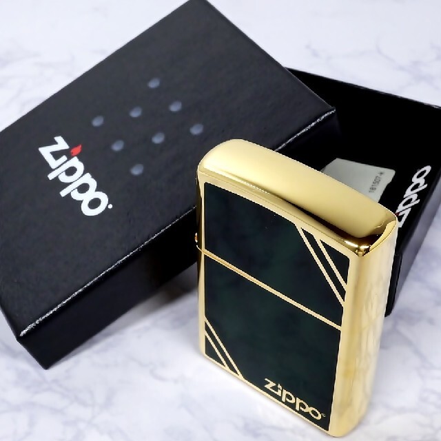 ZIPPO(ジッポー)の『送料無料』新品◇ZIPPO◇ゴールド＆グリーン◇ダイアゴナルロゴ◇GDジッポ メンズのファッション小物(タバコグッズ)の商品写真