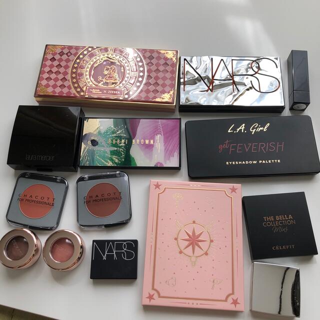 NARS(ナーズ)の値下げ可能です！人気コスメ　　アイシャドウ　リップ　詰め合わせ コスメ/美容のベースメイク/化粧品(アイシャドウ)の商品写真