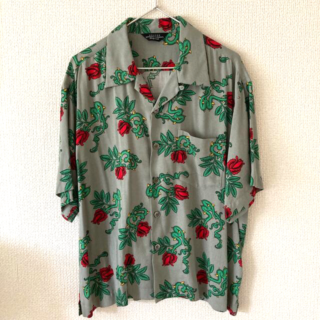 UNUSED(アンユーズド)の美品 UNUSED 18SS Rose Pattern Shirt サイズ2  メンズのトップス(シャツ)の商品写真