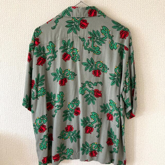 UNUSED(アンユーズド)の美品 UNUSED 18SS Rose Pattern Shirt サイズ2  メンズのトップス(シャツ)の商品写真