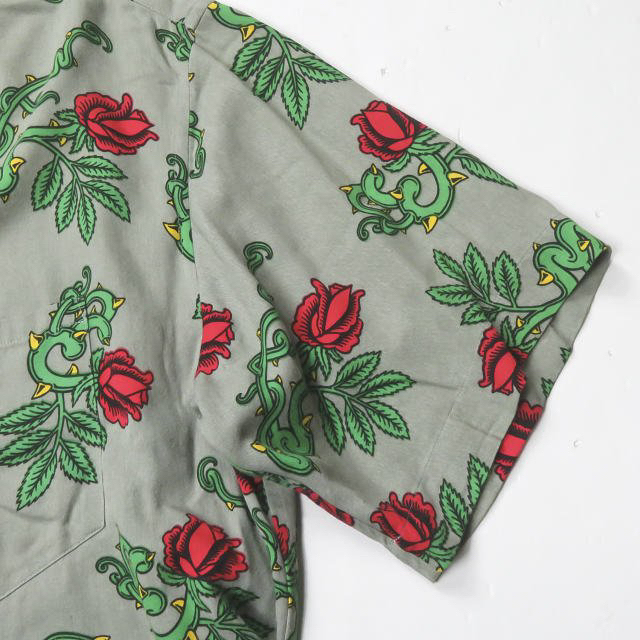 UNUSED(アンユーズド)の美品 UNUSED 18SS Rose Pattern Shirt サイズ2  メンズのトップス(シャツ)の商品写真