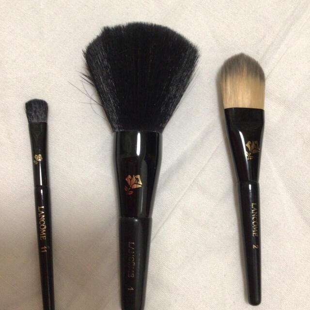 LANCOME(ランコム)のランコム　メイクブラシ３本セット コスメ/美容のキット/セット(コフレ/メイクアップセット)の商品写真