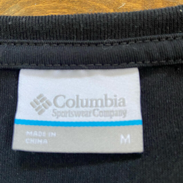 Columbia(コロンビア)のコロンビア ブラック  ロゴＴ Ｍサイズ メンズのトップス(Tシャツ/カットソー(半袖/袖なし))の商品写真