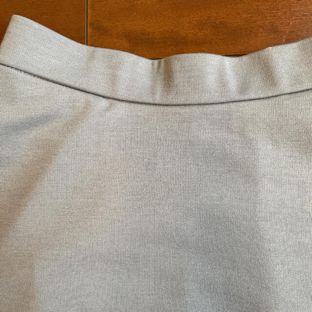 GU(ジーユー)のGU ポンチフレアスカート　グリーン　ゴム レディースのスカート(ロングスカート)の商品写真