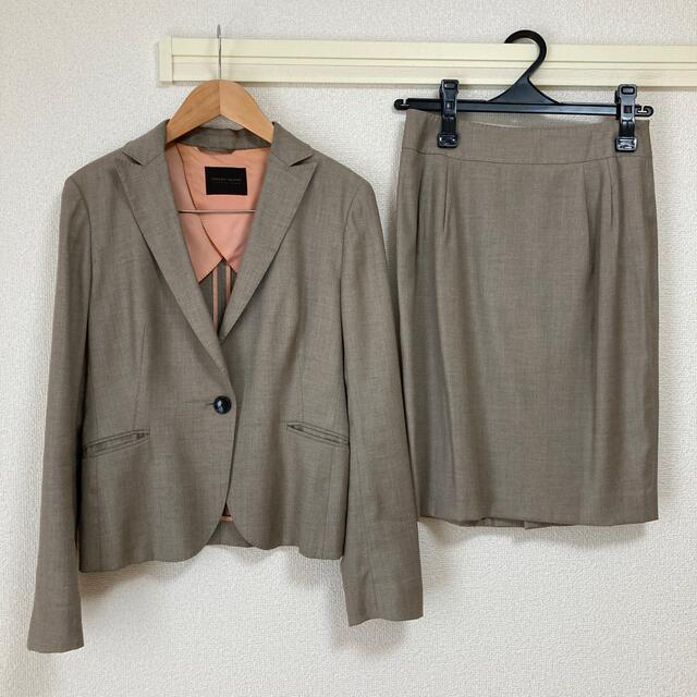 TOMORROWLAND(トゥモローランド)のトゥモローランド　スーツ　REGGIANI レディースのフォーマル/ドレス(スーツ)の商品写真