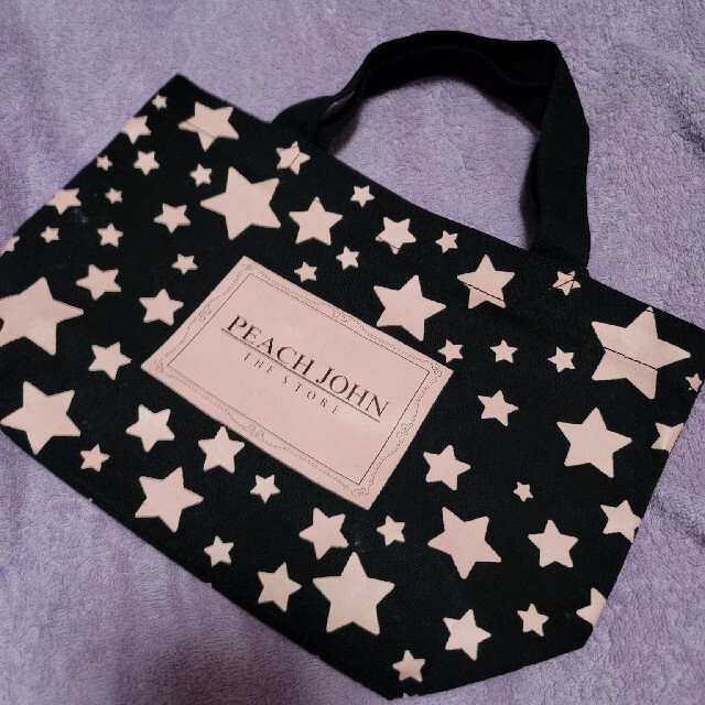 PEACH JOHN(ピーチジョン)のピーチジョントートバックブラック星柄ピンクミニサイズ レディースのバッグ(トートバッグ)の商品写真