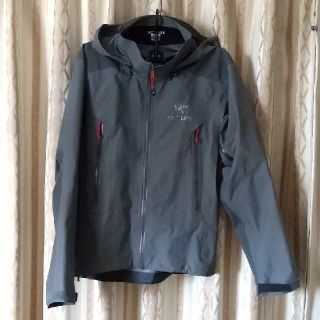 アークテリクス(ARC'TERYX)の【KB様専用】アークテリクス ジャケット Beta AR  グレー サイズ:XS(マウンテンパーカー)