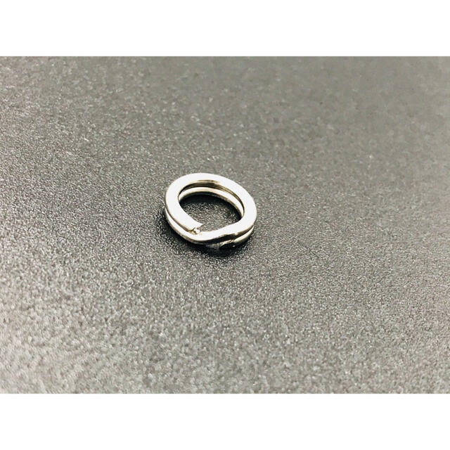 スプリットリング 平打ち 5サイズ×40個 合計200個 ケース ルアー 釣りの通販 by ゆずぱち|ラクマ スプリットリング 平打ち 5サイズ×40個 合計200個 ケース ルアー 釣り