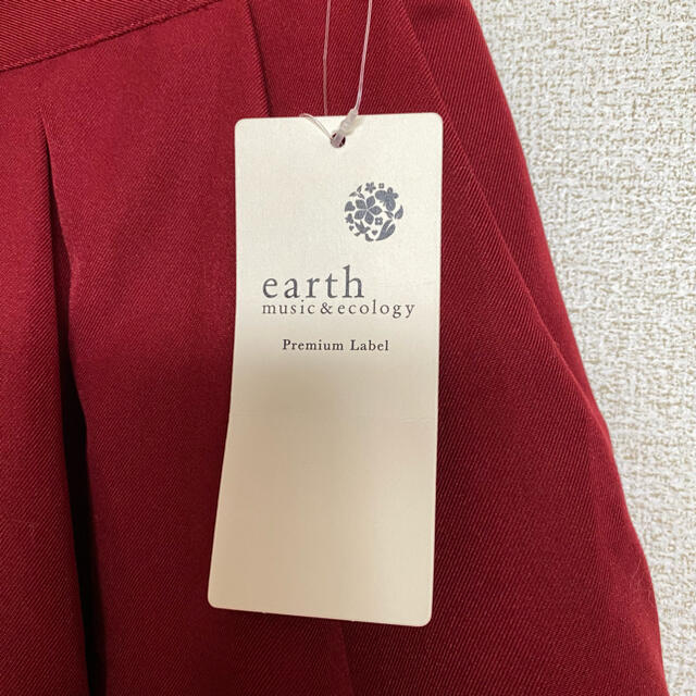 earth music & ecology(アースミュージックアンドエコロジー)のタックフレアスカート　新品未使用 レディースのスカート(ミニスカート)の商品写真