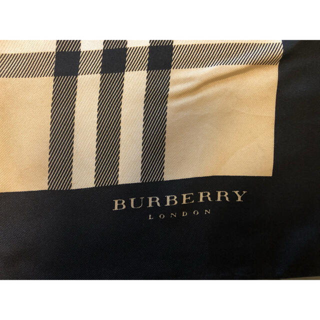 BURBERRY(バーバリー)のBurberryスカーフ レディースのファッション小物(バンダナ/スカーフ)の商品写真