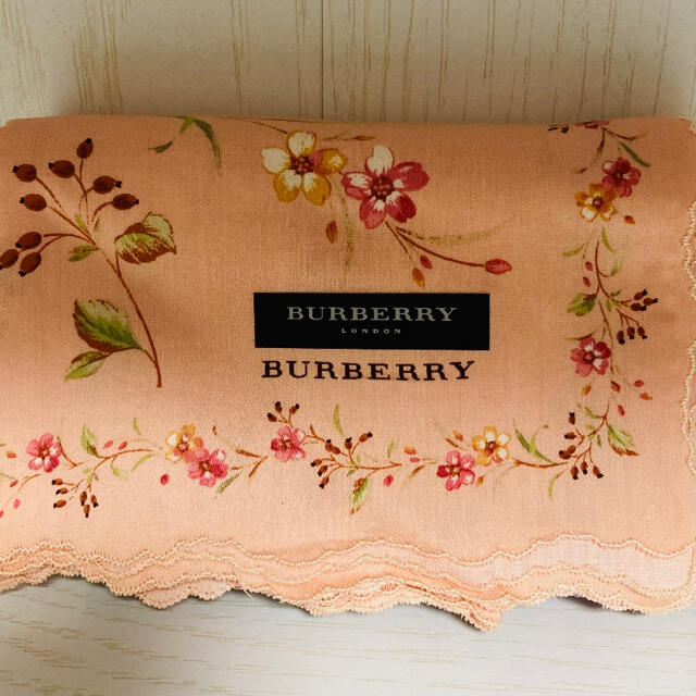 BURBERRY(バーバリー)のバーバリーハンカチ新品 レディースのファッション小物(ハンカチ)の商品写真