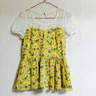 イング(INGNI)の袖レース＊花柄ブラウス(Tシャツ(半袖/袖なし))