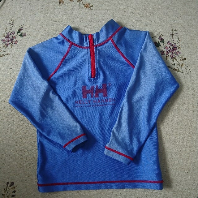 HELLY HANSEN(ヘリーハンセン)のラッシュガード 110 ヘリーハンセン キッズ/ベビー/マタニティのキッズ服男の子用(90cm~)(水着)の商品写真