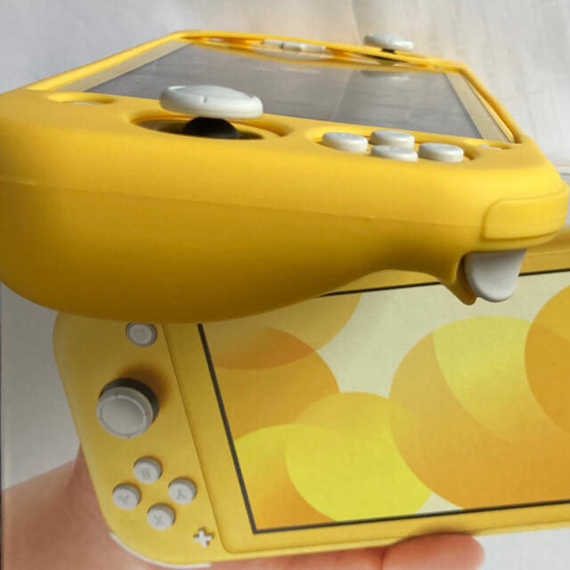 Nintendo Switch - Nintendo Switch Lite イエローの通販 by フーテン's shop｜ニンテンドースイッチならラクマ 安い大人気
