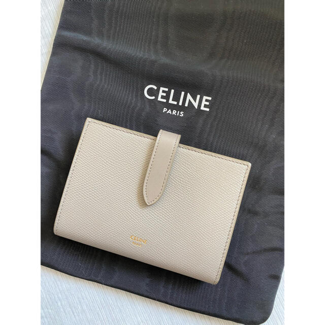 セリーヌ　CELINE  ミディアム ストラップウォレット ぺブル