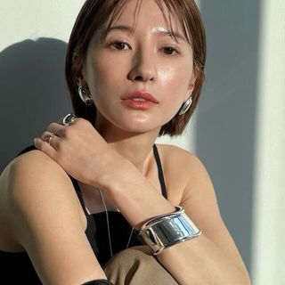 ビューティアンドユースユナイテッドアローズ(BEAUTY&YOUTH UNITED ARROWS)のナッシングアンドアザーズ　ウェーブリング　claneでもセレクト(ブレスレット/バングル)