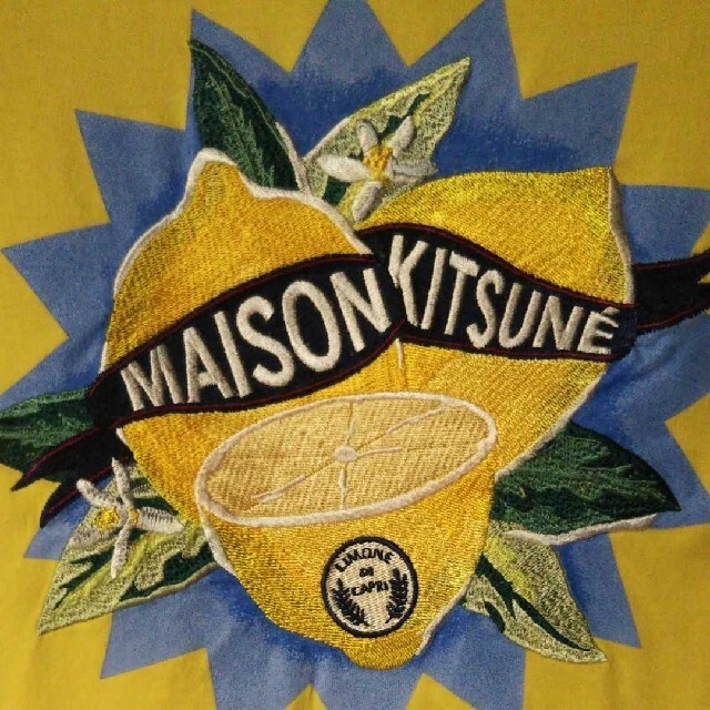 MAISON KITSUNE'(メゾンキツネ)のMaison Kitsune ショート丈 Tシャツ レモン  レディースのトップス(Tシャツ(半袖/袖なし))の商品写真