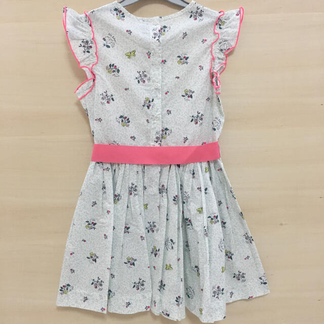 PETIT BATEAU(プチバトー)の新品PETIT BATEAUプチバトー6ansプリント半袖ワンピース キッズ/ベビー/マタニティのキッズ服女の子用(90cm~)(ワンピース)の商品写真