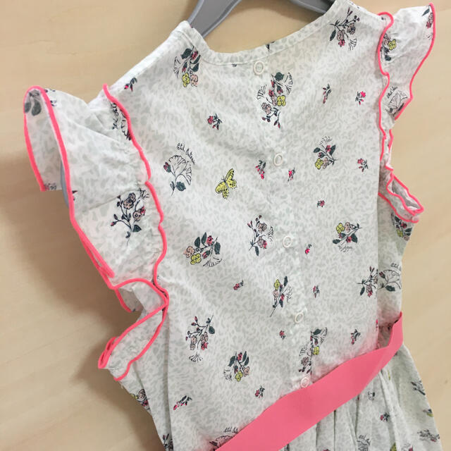 PETIT BATEAU(プチバトー)の新品PETIT BATEAUプチバトー6ansプリント半袖ワンピース キッズ/ベビー/マタニティのキッズ服女の子用(90cm~)(ワンピース)の商品写真