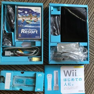 ウィー(Wii)のWii 本体　セット　ブラック　ソフト付き(家庭用ゲーム機本体)