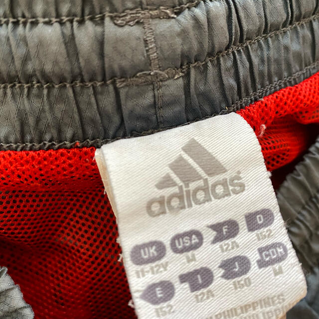 adidas(アディダス)のAdidas 着丈　ハーフパンツ キッズ/ベビー/マタニティのキッズ服男の子用(90cm~)(パンツ/スパッツ)の商品写真