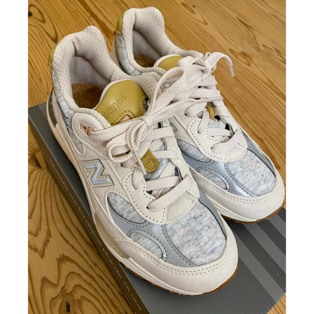 New Balance(ニューバランス)のNew Balance 992 スニーカー　23.5㎝ レディースの靴/シューズ(スニーカー)の商品写真