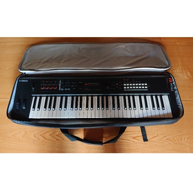 YAMAHA MX61 BK ヤマハ シンセサイザー-