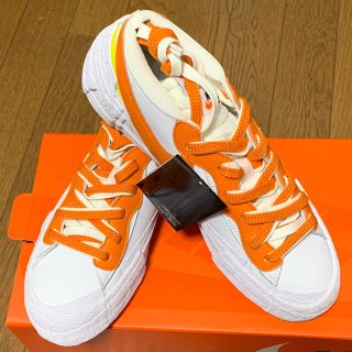 ナイキ(NIKE)のNIKE BLAZER LOW/SACAI MAGMA ORANGE-WHITE(スニーカー)