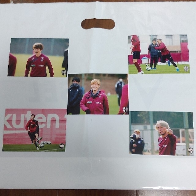 ヴィッセル神戸　VISSEL KOBE 写真　セット　非売品 スポーツ/アウトドアのサッカー/フットサル(記念品/関連グッズ)の商品写真