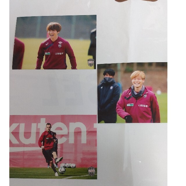 ヴィッセル神戸　VISSEL KOBE 写真　セット　非売品 スポーツ/アウトドアのサッカー/フットサル(記念品/関連グッズ)の商品写真