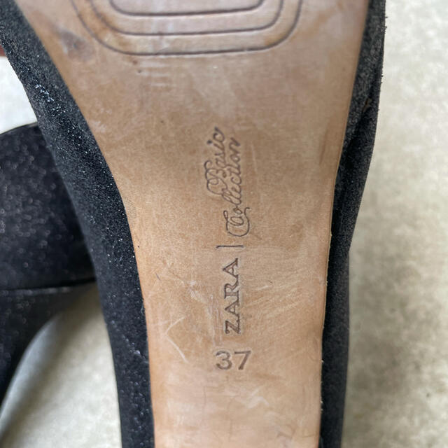 ZARA(ザラ)のZARA ハイヒール ラメ黒色 23.5cm レディースの靴/シューズ(ハイヒール/パンプス)の商品写真