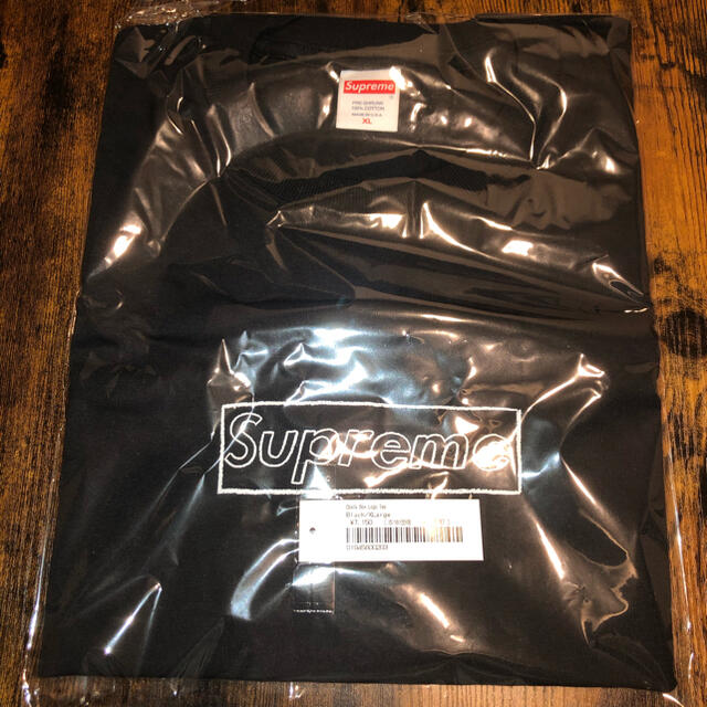 Supreme(シュプリーム)のsupreme KAWS Chalk Logo Tee Black 黒 XL メンズのトップス(Tシャツ/カットソー(半袖/袖なし))の商品写真