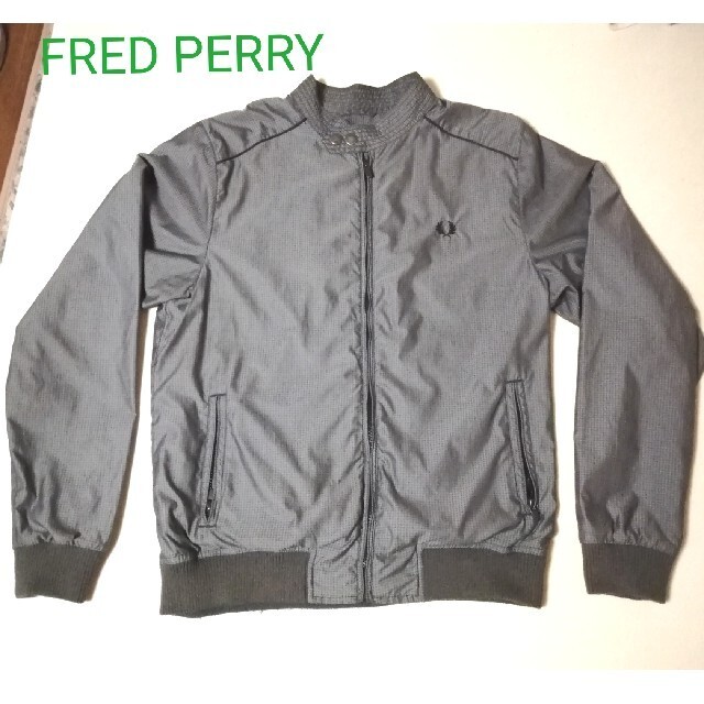 FRED PERRY(フレッドペリー)のFRED PERRY ナイロンジャケット グレー系 チェック柄 Ｌサイズ相当 メンズのジャケット/アウター(ブルゾン)の商品写真