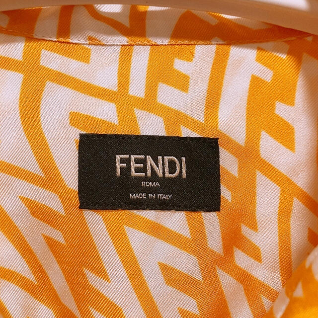 美品　フェンディ　FENDIロゴ　黒　半袖　Tシャツ　カットソー　42