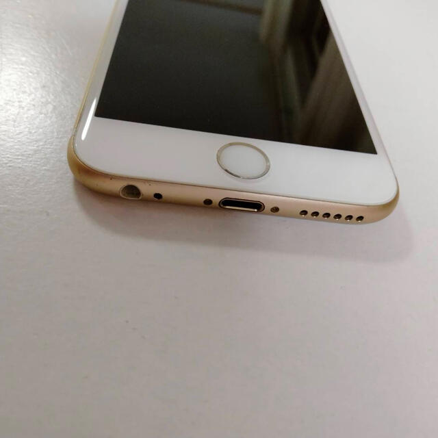 iPhone(アイフォーン)のiPhone6s  32GB  YM Gold SIMロック解除済み スマホ/家電/カメラのスマートフォン/携帯電話(スマートフォン本体)の商品写真