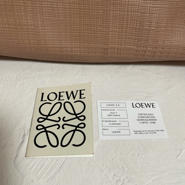 LOEWE(ロエベ)のLOEWE ロエベ　Ｔポーチ　クラッチバッグ　リネン レディースのバッグ(クラッチバッグ)の商品写真