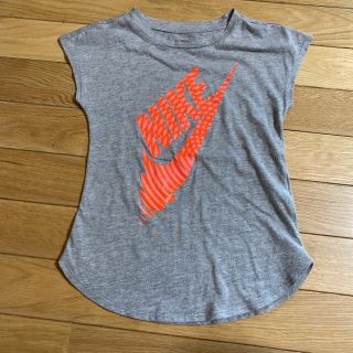 ナイキ(NIKE)のNIKETシャツ110-116㎝女児（5-6歳）(Tシャツ/カットソー)