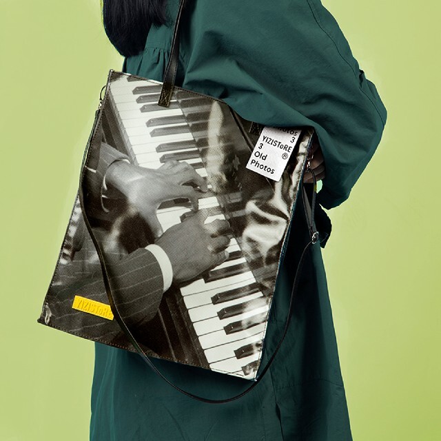 RAF SIMONS(ラフシモンズ)のretro photo tote bag /piano/ メンズのバッグ(トートバッグ)の商品写真
