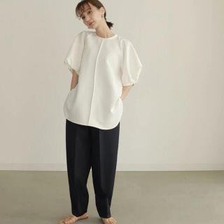 ステュディオス(STUDIOUS)のlouren　centerpress cocoon pants(カジュアルパンツ)