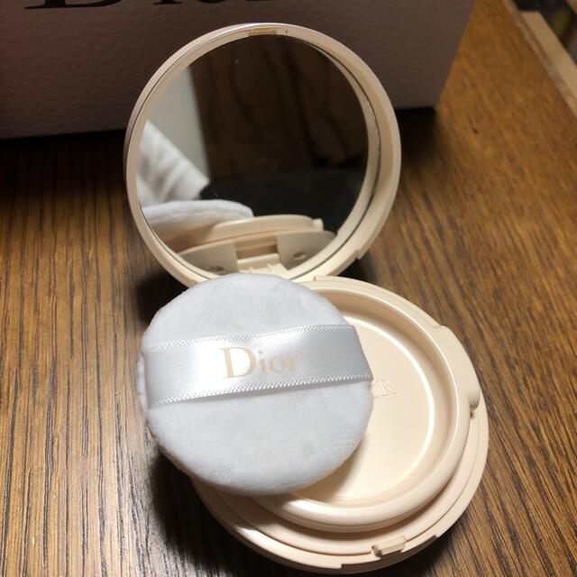 Dior(ディオール)のディオールスキン🖤CD🖤フォーエヴァークッションパウダー コスメ/美容のベースメイク/化粧品(フェイスパウダー)の商品写真